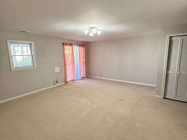 2740 Winston Ct — Photo 22