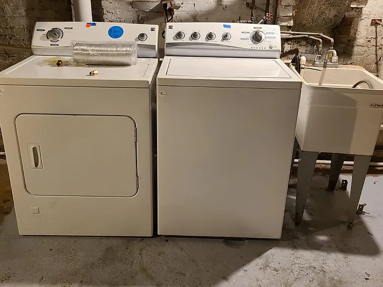 Washer/Dryer - basement