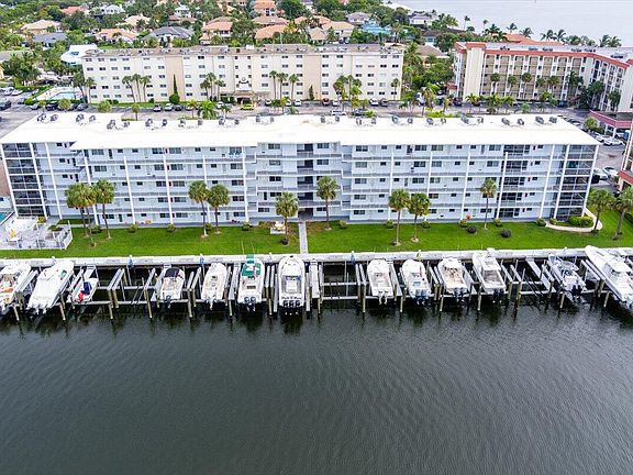 3rd image of 104 Paradise Harbour Boulevard #510