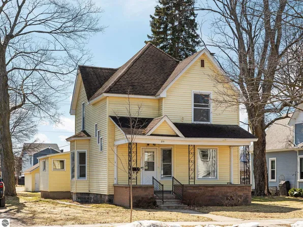 311 W 12th St, Traverse City, MI 49684