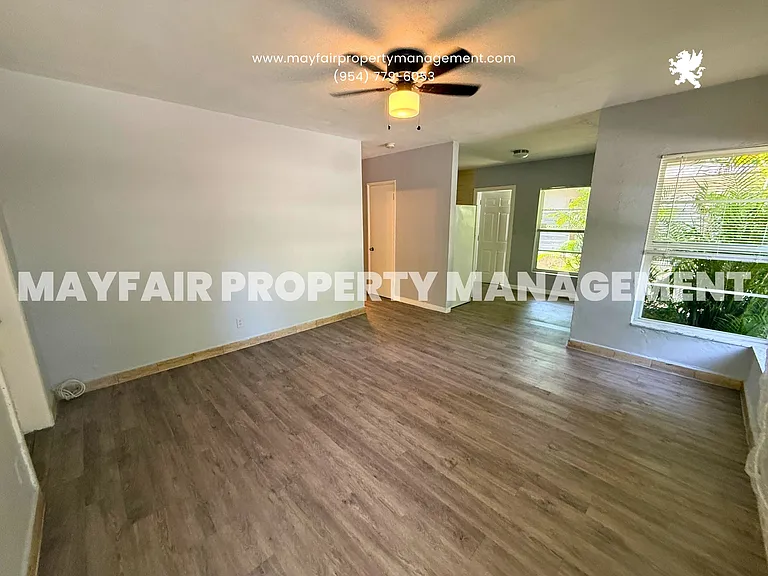 643 NE 17th Ter — Photo 3