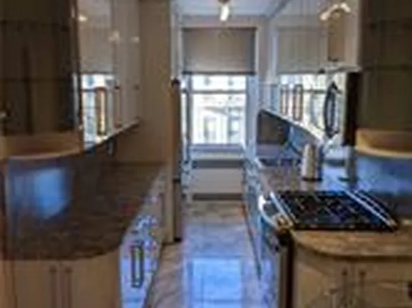 1900 Quentin Road image 1 of 8