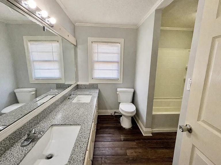 1228 Susan St — Photo 7