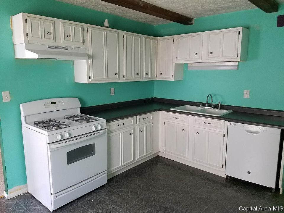 2nd image of 436 W Douglas St