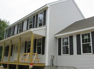 12 Sarahs Way, Newton, NH 03858