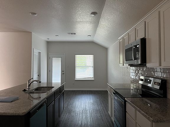 3rd image of 1414 Jasper Garden Ct