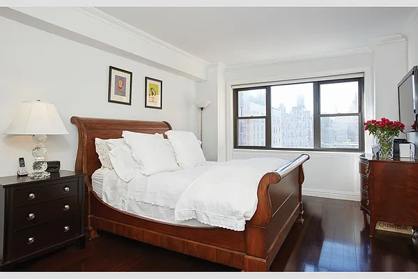 Sold by Stribling | media 26