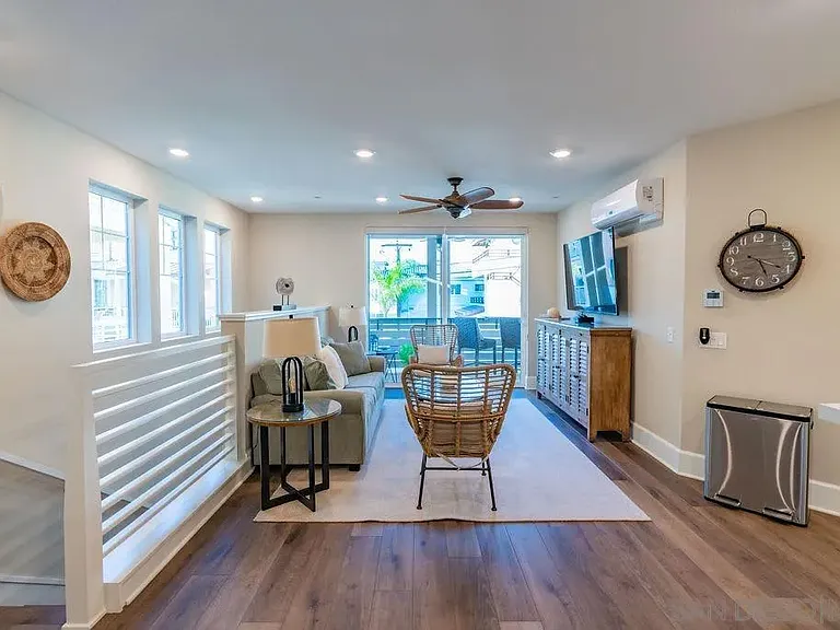 824 Jersey Ct — Photo 23