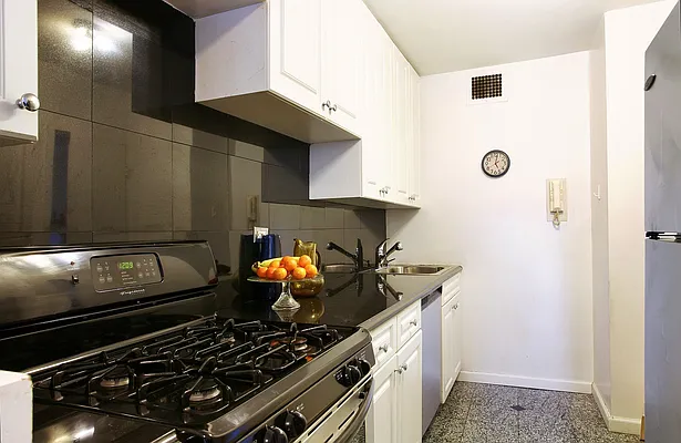 Sold by Corcoran | media 14