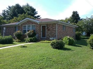 206 University St, Livingston, TN 38570