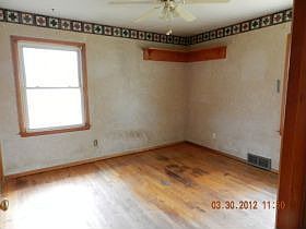4th image of 1032 SW 54th St