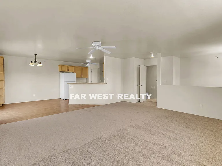 4032 N Viewpoint Dr #D — Photo 4