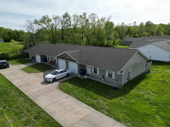 213 Wildrose Ln APT B, Marion, IL 62959