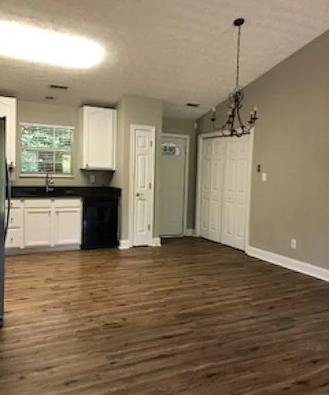 8400 Lesley Marie Ln — Photo 3