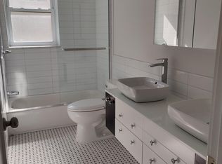 2060 80th St APT 1R, Brooklyn, NY 11214