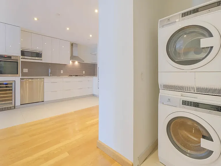 431 W 37th St #5E — Photo 32