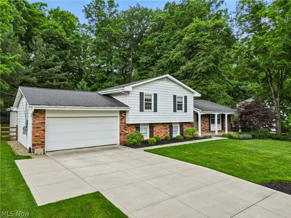 9804 Fawn Ct, Mentor, OH 44060