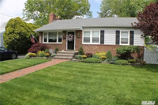 1st image of 140 Woods Ave