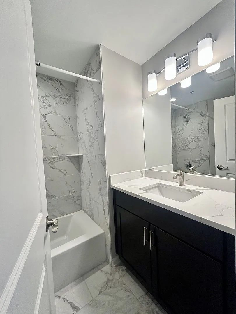 30 S Doughty — Photo 2