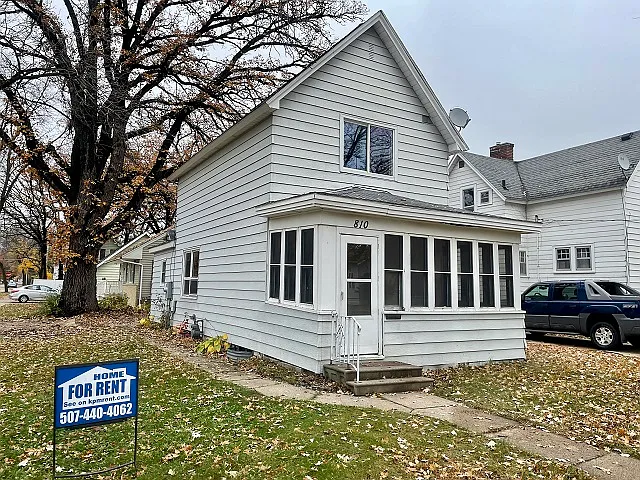 810 3rd Avenue Northwest - 1 — Photo 1
