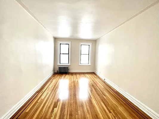 Rented by A&E Real Estate Management | media 11