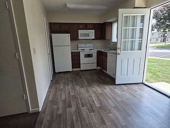 3rd image of 5813 Maple Canyon Ave