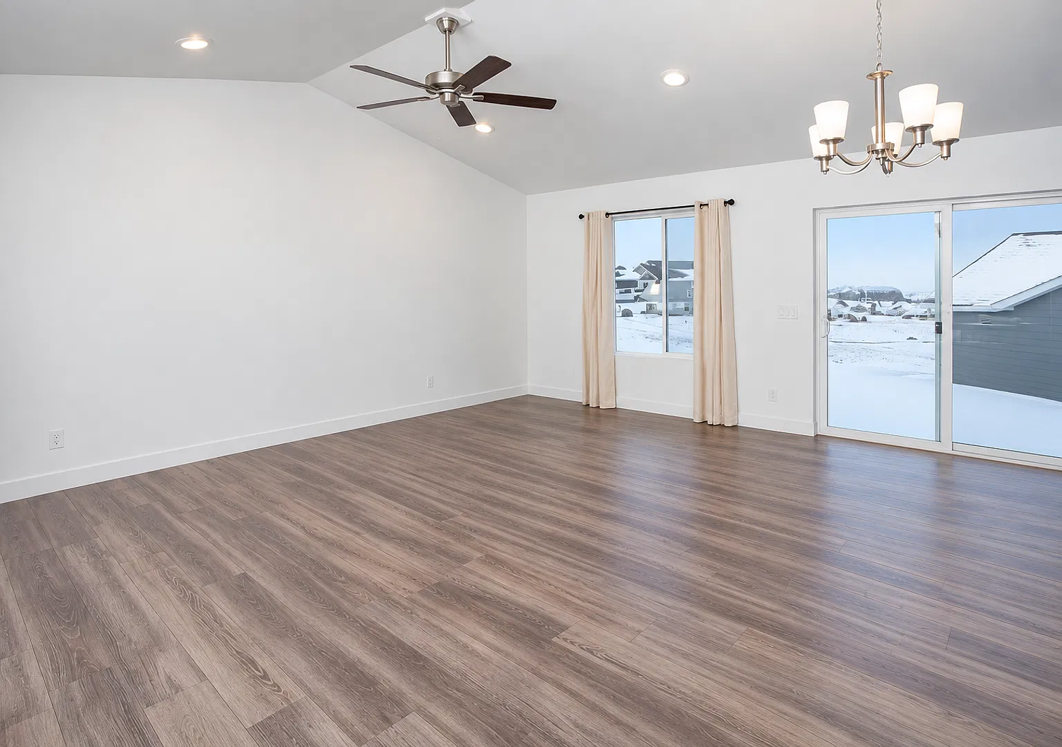 Spacious 4-Bedroom, 2-Bath Home with Open Floor Plan & Partial Furnishings — Photo 2