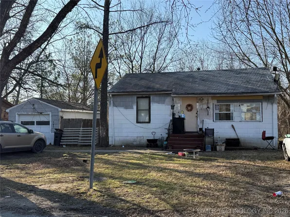 2105 S Johnstone Ave, Bartlesville, OK 74003