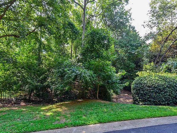 3rd image of 8 Pine Valley Ct