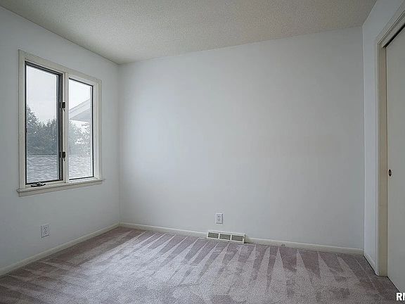 2nd image of 3060 Parkwild Dr