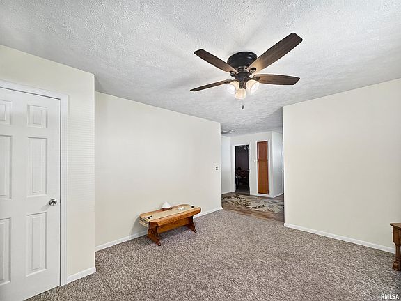 3rd image of 1404 E Richwoods Blvd