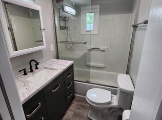 3040 Strong Hts, Flint, MI 48507