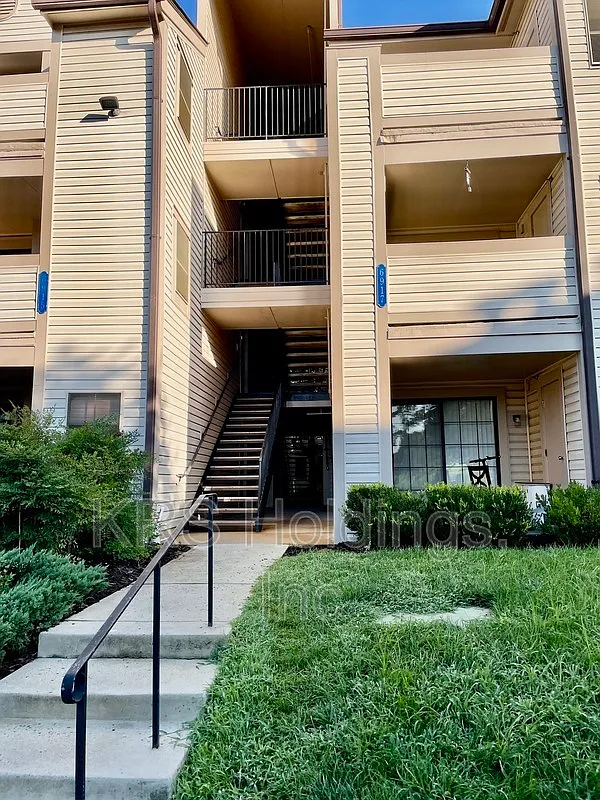 2 bed, 2.0 bath, 951 sqft, $2,395 — Photo 3