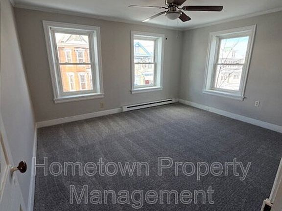4th image of 122 S Carlisle St