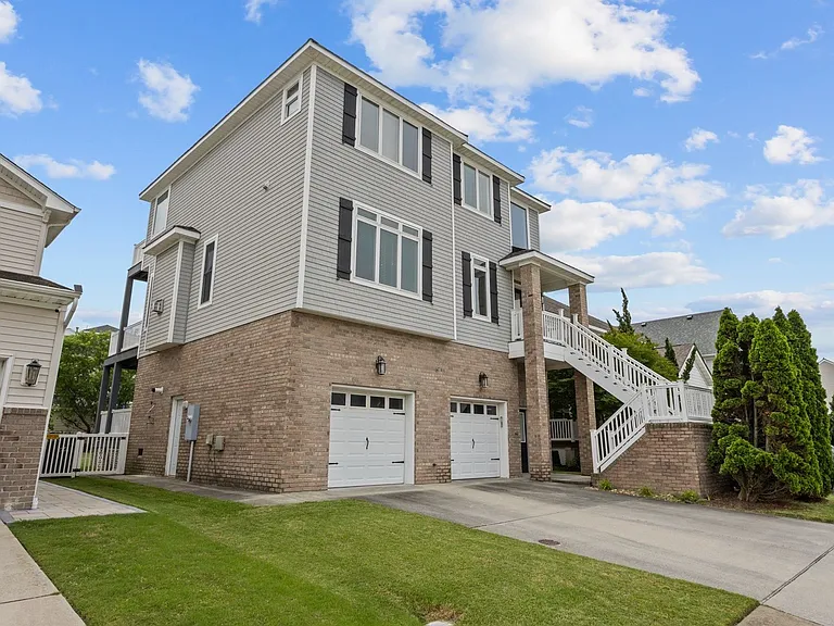 9620 Dolphin Run — Photo 46