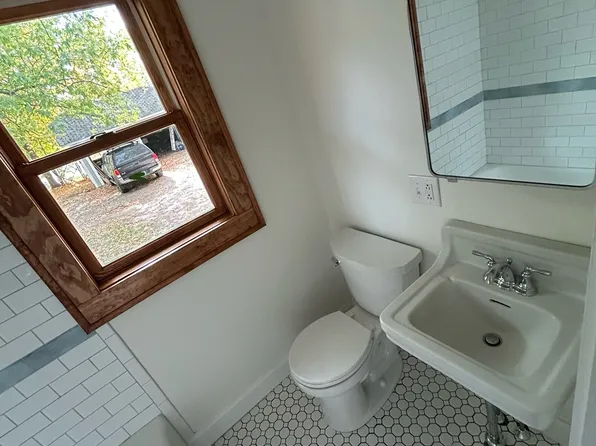 9 Proctor Ave, South Burlington, VT 05403