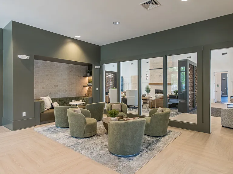 Commonwealth Apartments — Photo 29