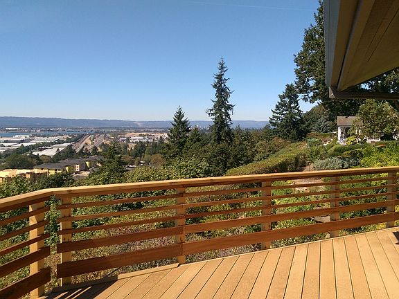 2nd image of 219 Dubois Ct