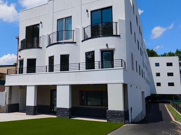 2nd image of 3865 Amboy Rd #2B