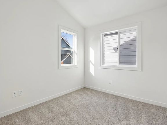 5th image of 9552 SW 91st Ave #2