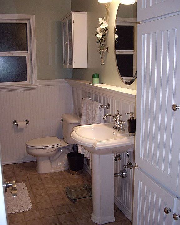 upstairs bathroom