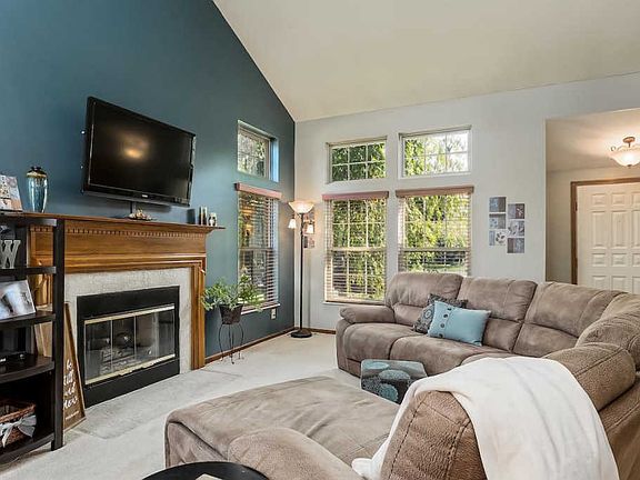 3rd image of 4821 Davidson Run Dr