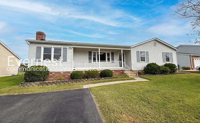 3 bed, 2.0 bath, 1594 sqft, $2,495 — Photo 2