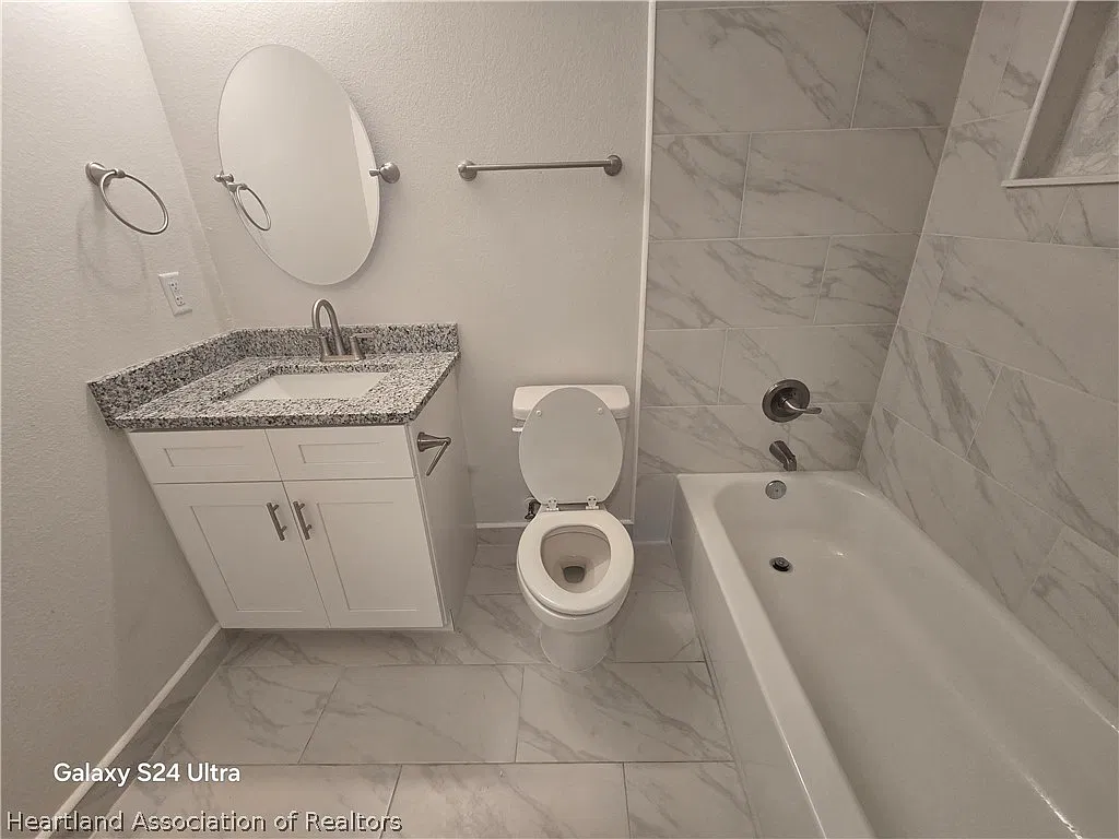 2 bed, 2.0 bath, 1006 sqft, $1,600 — Photo 4