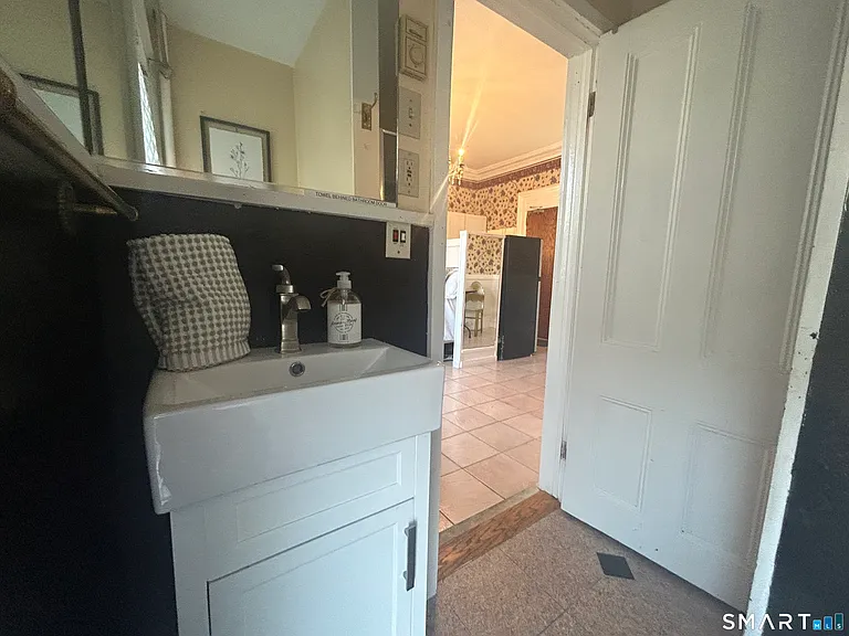 40 Franklin St #8 — Photo 8