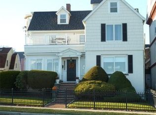 15 Lynn Shore Dr, Lynn, MA 01902