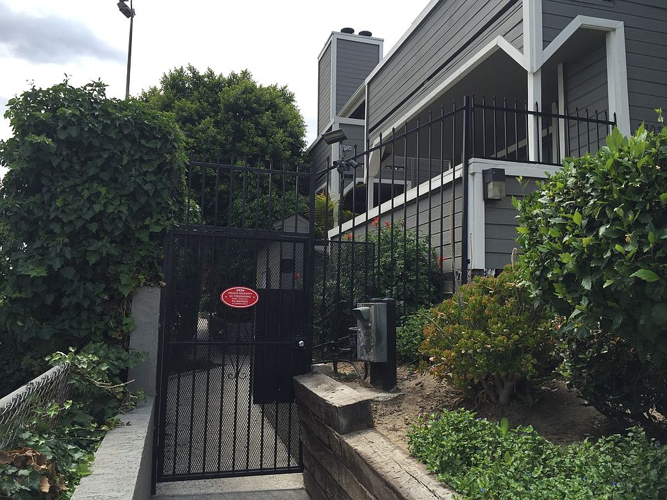 1st image of 7307 Haskell Ave APT 15