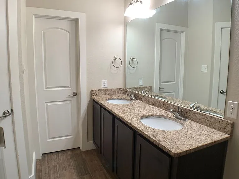 711 Gristmill Dr — Photo 12