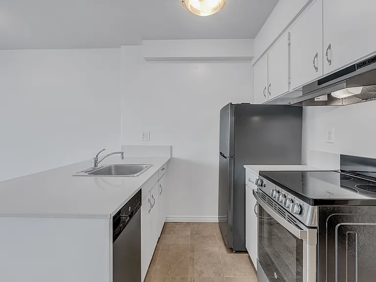 1600L Beach Ave — Photo 27