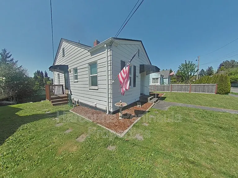 1011 Rainier Ave — Photo 32